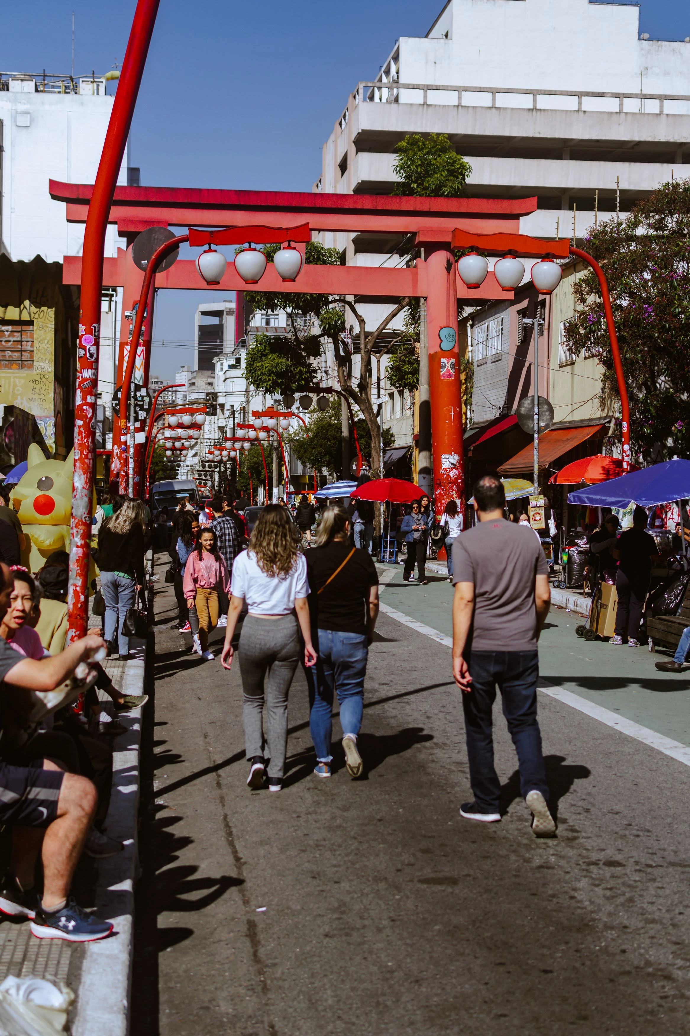 Lanterns and street life, Liberdade