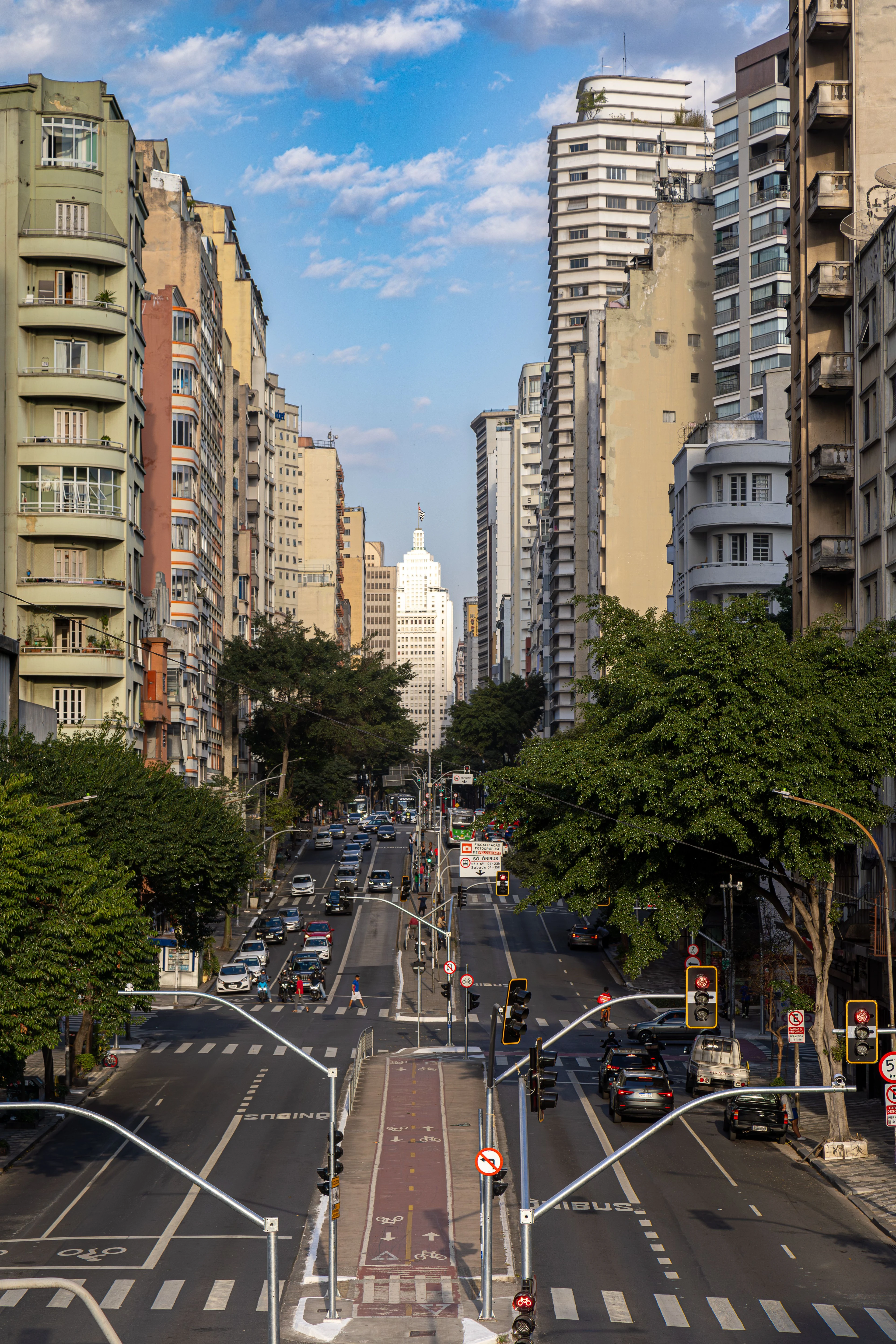 From Minhocão toward central São Paulo