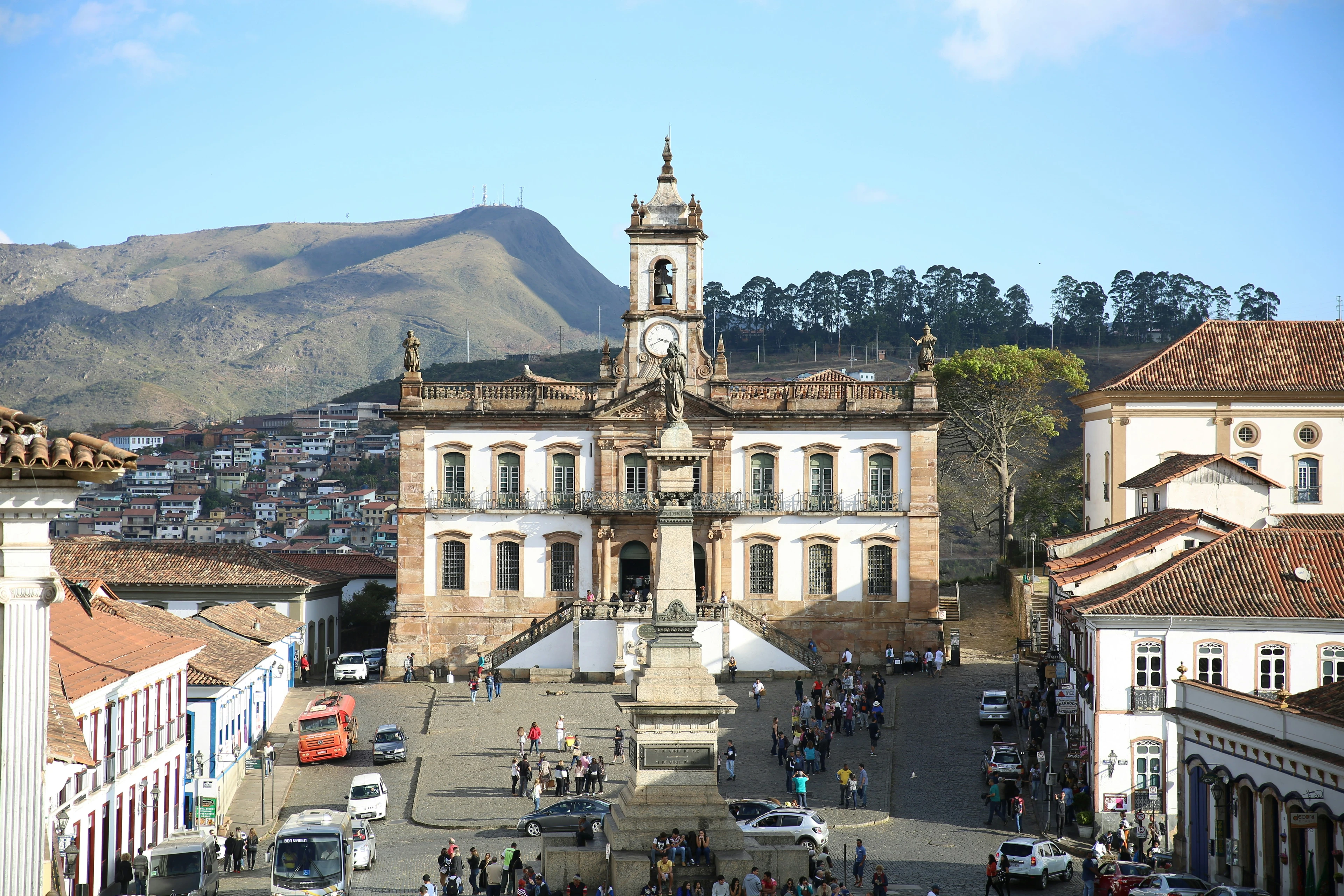 The Museu da Inconfidência overlooks people in Praça Tiradentes, Ouro Preto